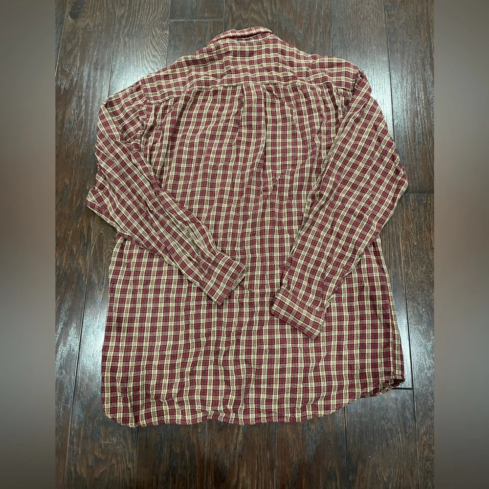 J CREW Men Red Flannel Button Up Shirt Size Small  Classic Long Sleeve Plaid